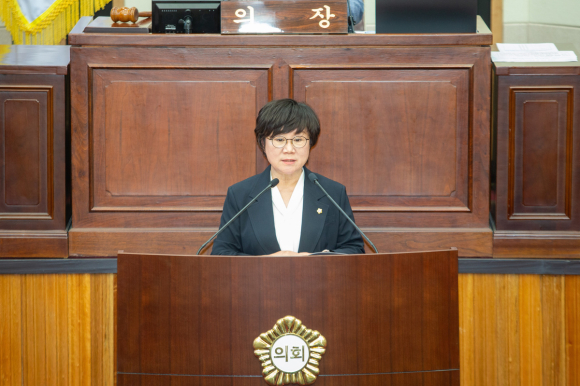 이정희 예결위원장